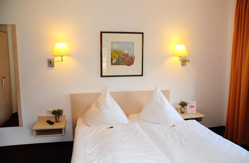Hotel Blankenese Hamburg Bagian luar foto
