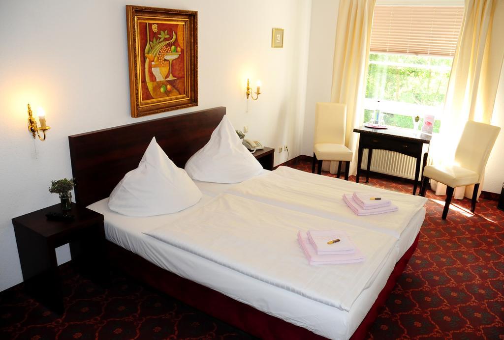 Hotel Blankenese Hamburg Bagian luar foto