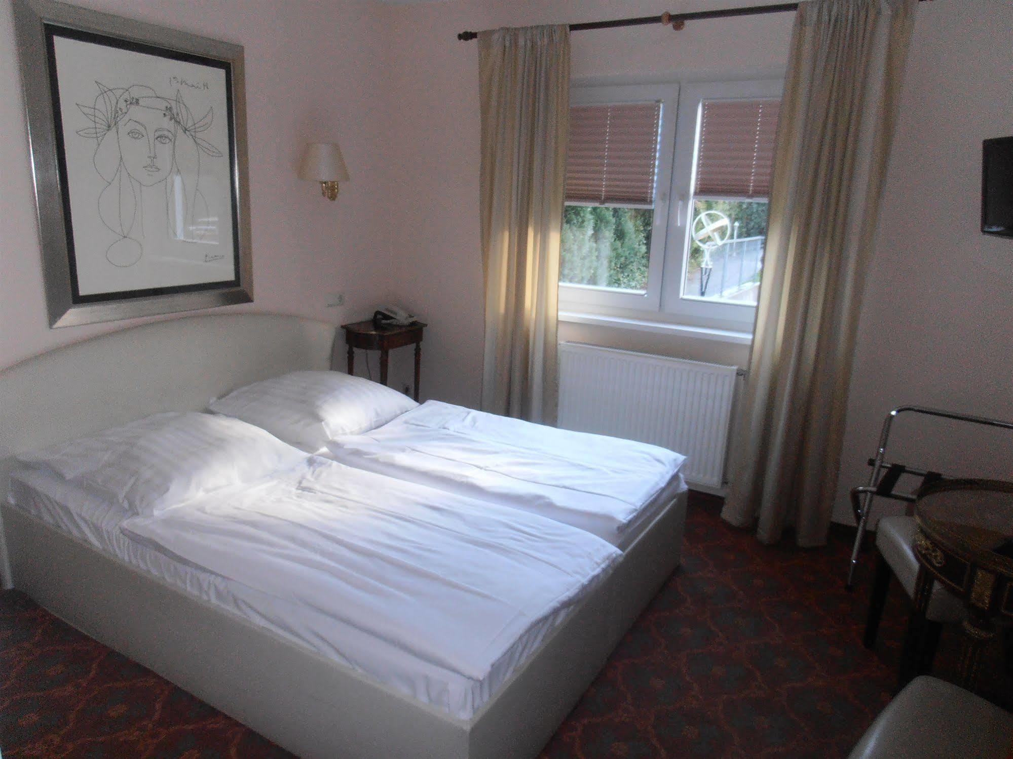 Hotel Blankenese Hamburg Bagian luar foto
