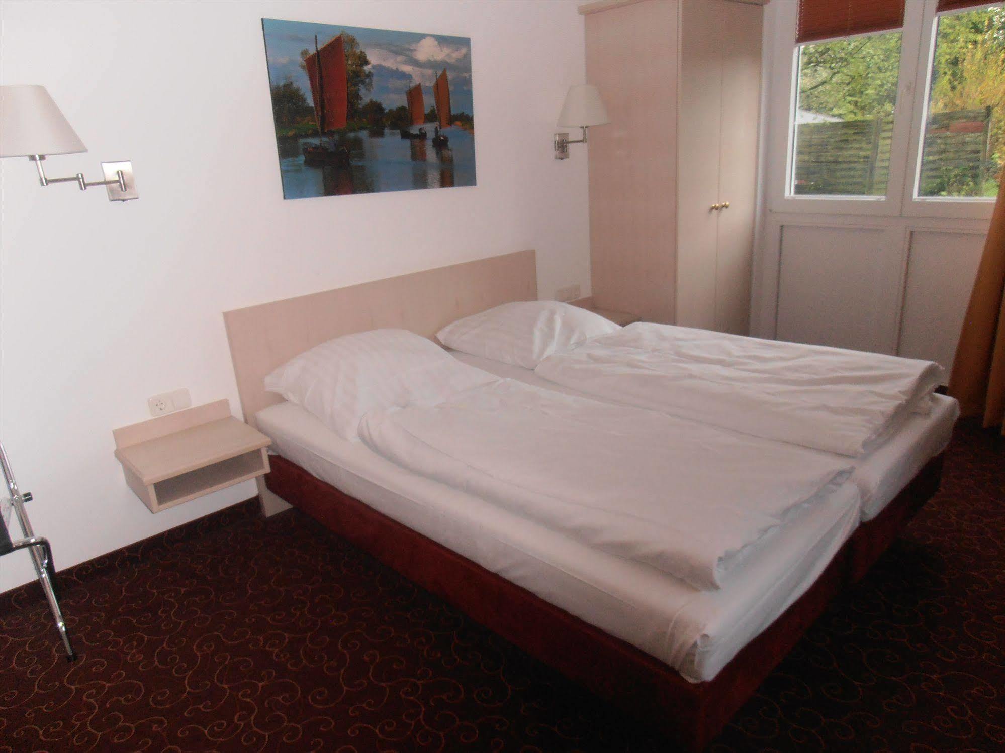 Hotel Blankenese Hamburg Bagian luar foto