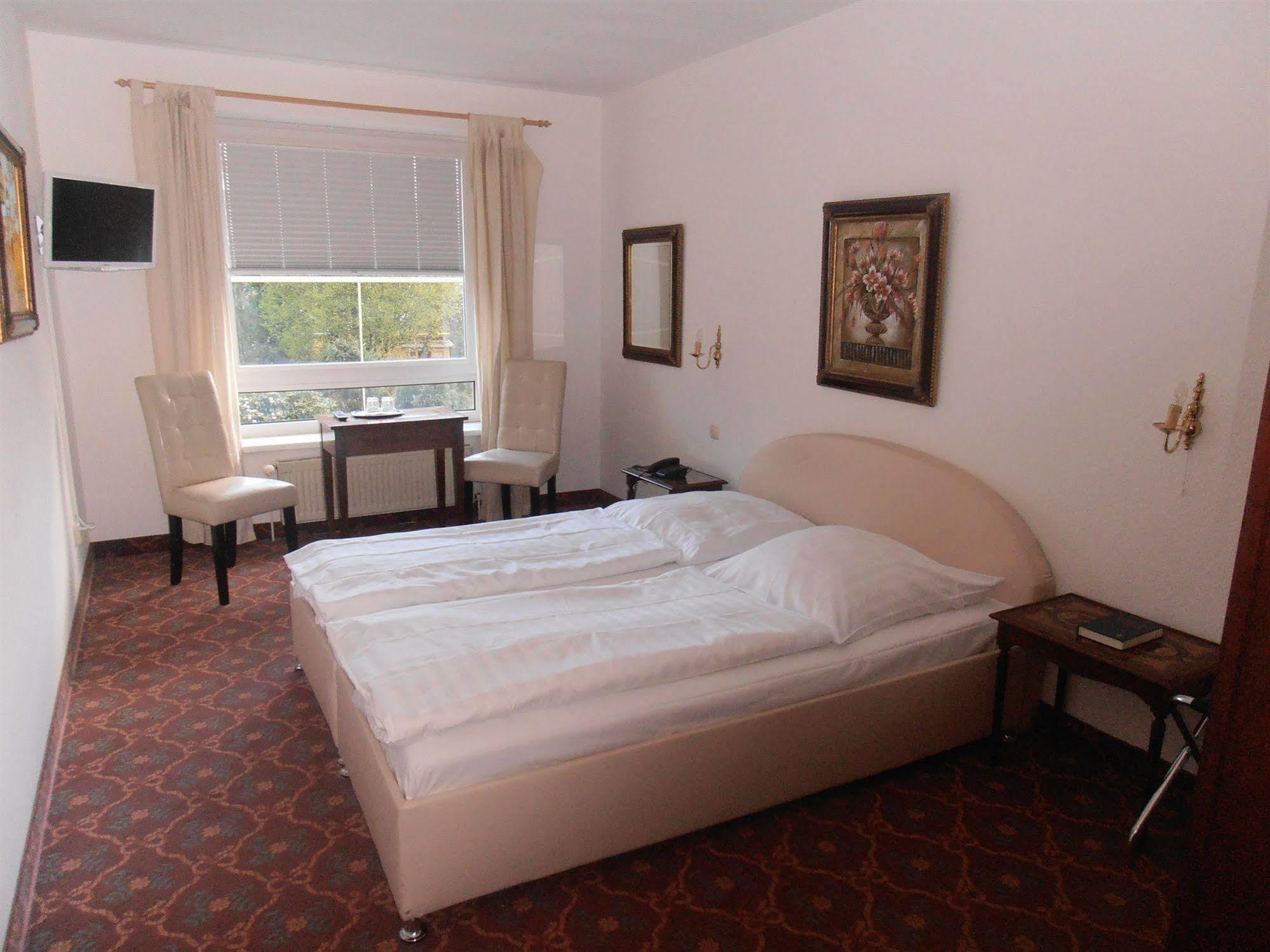 Hotel Blankenese Hamburg Bagian luar foto